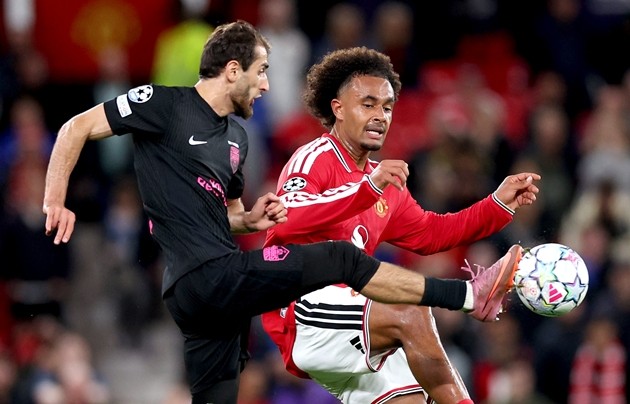Đây là một trong những bản hợp đồng gây thất vọng nhất của Man United. Ảnh: EPA