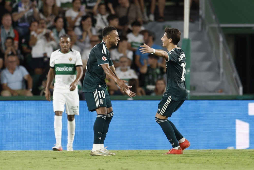 Guler quan trọng với Real không kém Mbappe. Ảnh: EPA.