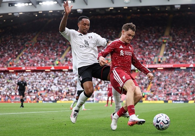 Các cầu thủ Liverpool phải thực hiện rất nhiều các pha bứt tốc. Ảnh: EPA.