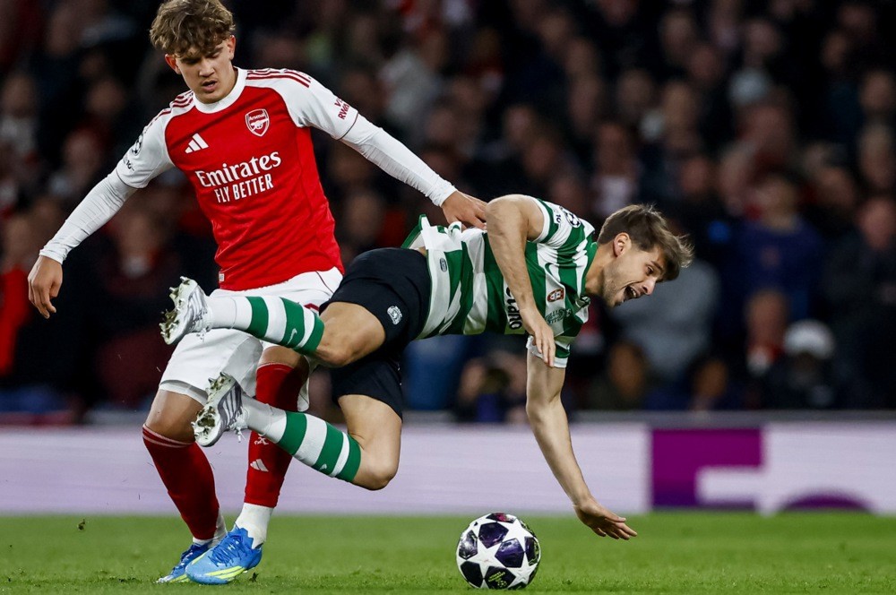 Dowman là viên ngọc sáng của Arsenal. Ảnh: EPA.
