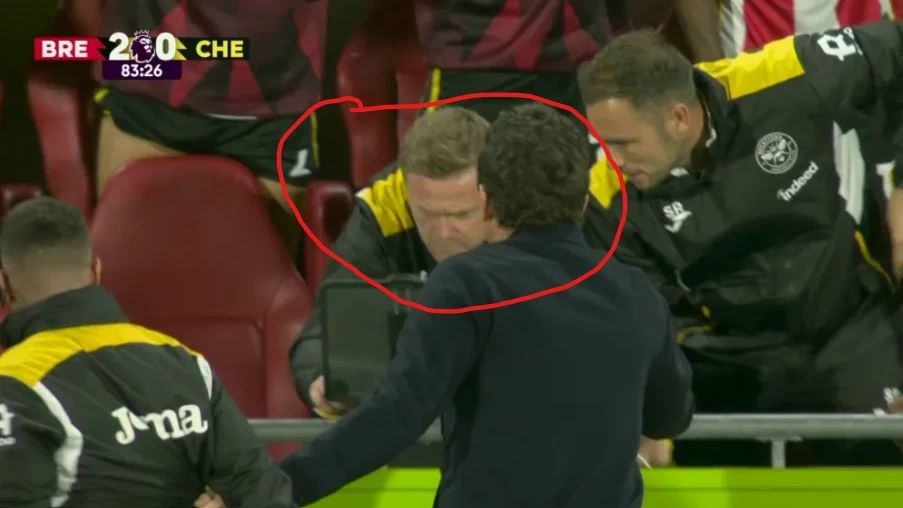 Damien Duff làm trợ lý HLV ở Brentford. Ảnh: Mitchell Hall/The Sun.