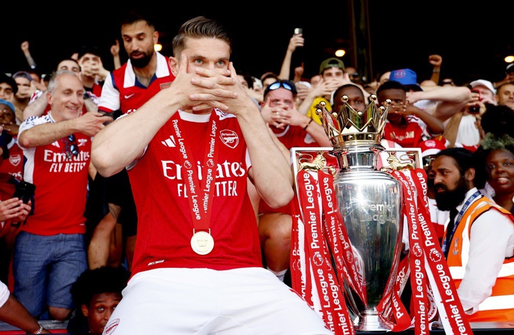 Gyokeres đã góp công lớn giúp Arsenal vô địch Ngoại hạng Anh mùa trước. Ảnh: EPA/TOLGA AKMEN EDITORIAL USE ONLY.