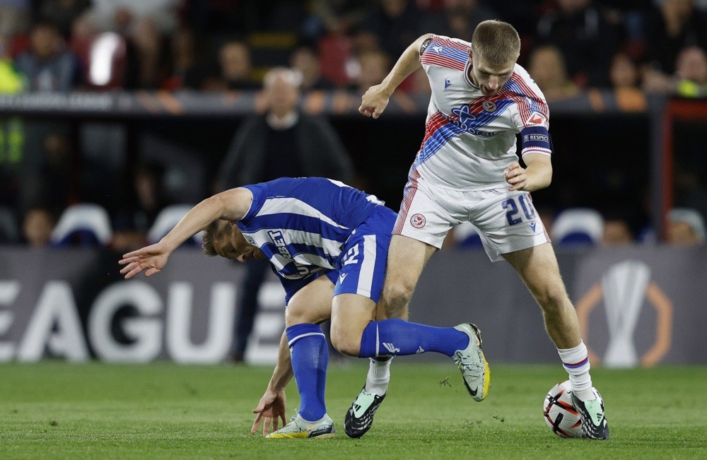 Adam Wharton được Chelsea săn đón. Ảnh: EPA.