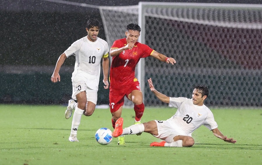 U23 Việt Nam gặp rất nhiều khó khăn trong 2 trận đấu mở màn bảng C môn bóng đá nam ASIAD 2026. Ảnh: VFF.