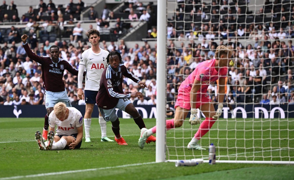 Tottenham Hotspur để thua trận thứ 3 chỉ sau 5 vòng đấu của Ngoại hạng Anh mùa giải 2026/27. Ảnh: EPA. 