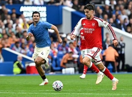 Kai Havertz (6.2): Nỗ lực di chuyển không bóng rất nhiều nhưng Havertz lại thiếu đi sự sắc bén trong khâu dứt điểm cuối cùng. Anh chưa thể trở thành điểm tựa vững chắc để các đồng đội tin tưởng tìm đến trong những tình huống quyết định. Ảnh: Stuart MacFarlane/Arsenal FC via Getty Images.