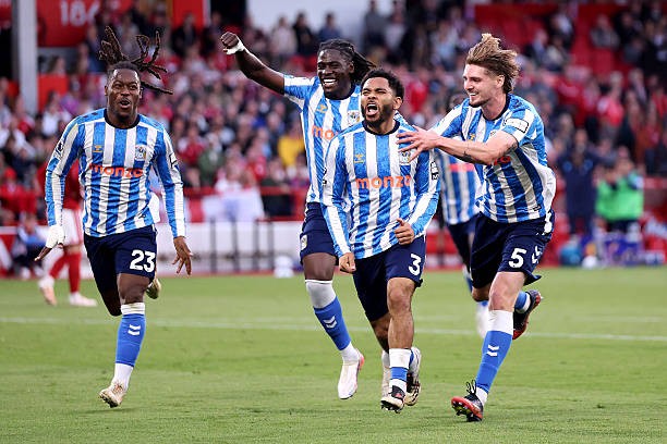 Jay Dasilva ghi bàn duy nhất giúp Coventry City đánh bại Nottingham Forest. Ảnh: Carl Recine/Getty Images
