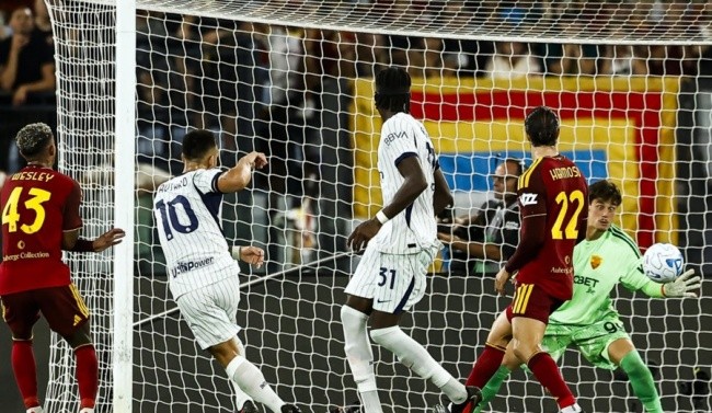 AS Roma hòa 2-2 Inter. Ảnh: EPA.