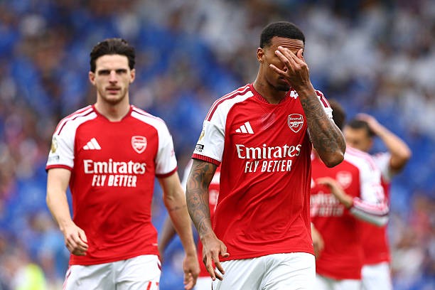 Arsenal bộc lộ quá nhiều sai lầm. Ảnh: Clive Rose/Getty Images