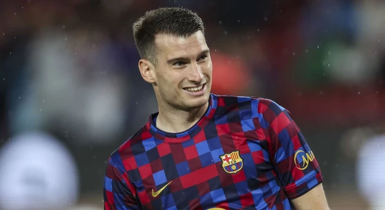 Dominik Livakovic - 7.2 điểm: Dù phải vào lưới nhặt bóng, thủ thành người Croatia đã chứng minh giá trị bằng hai pha cứu thua quan trọng khi thế trận giằng co. Ảnh: Gongora/Getty Images.