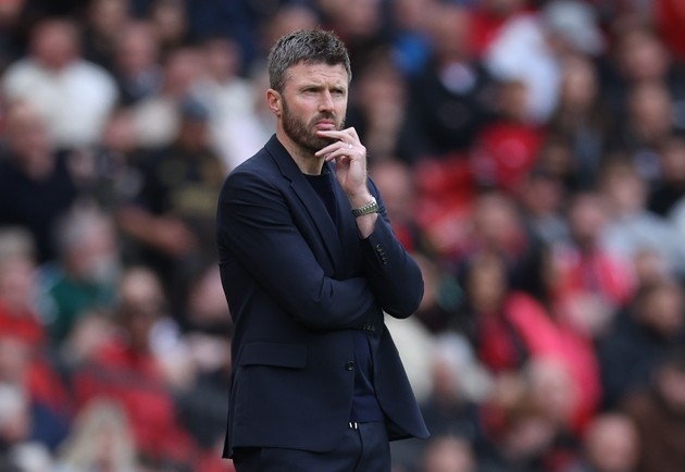 Michael Carrick từ chối đổ lỗi cho hàng phòng ngự Manchester United. Ảnh: EPA/ADAM VAUGHAN