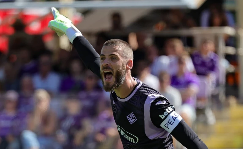 De Gea có những pha cứu thua xuất thần ở hiệp 2. Ảnh: Andrea Martini/Getty.