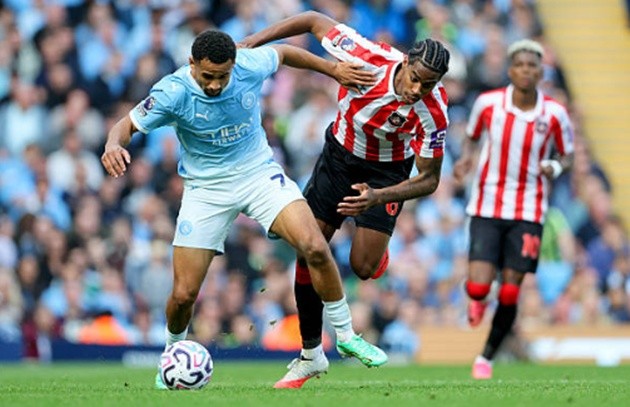 Iliman Ndiaye - 6.9: Xuất phát ngay từ đầu thế chỗ Phil Foden (bị treo giò), Ndiaye thi đấu giàu năng lượng và xông xáo. Anh kém may mắn khi không có được một pha kiến tạo sau tình huống dọn cỗ ngon ăn cho Haaland trước khung thành rộng mở.