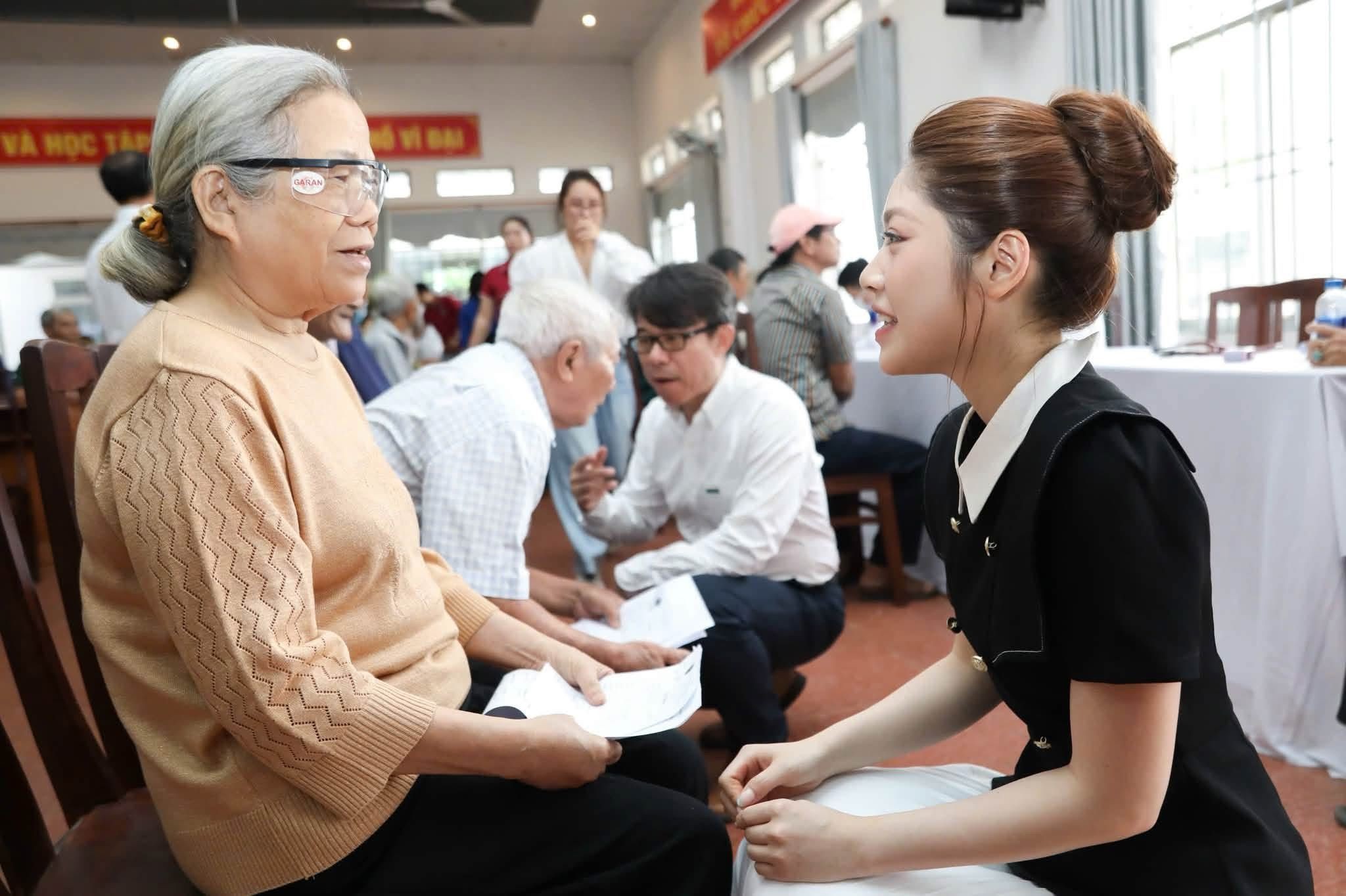 hoa hau thanh thao  (1).jpeg