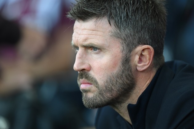 Michael Carrick bảo vệ học trò sau trận hòa Fulham. Ảnh: EPA/DANIEL HAMBURY