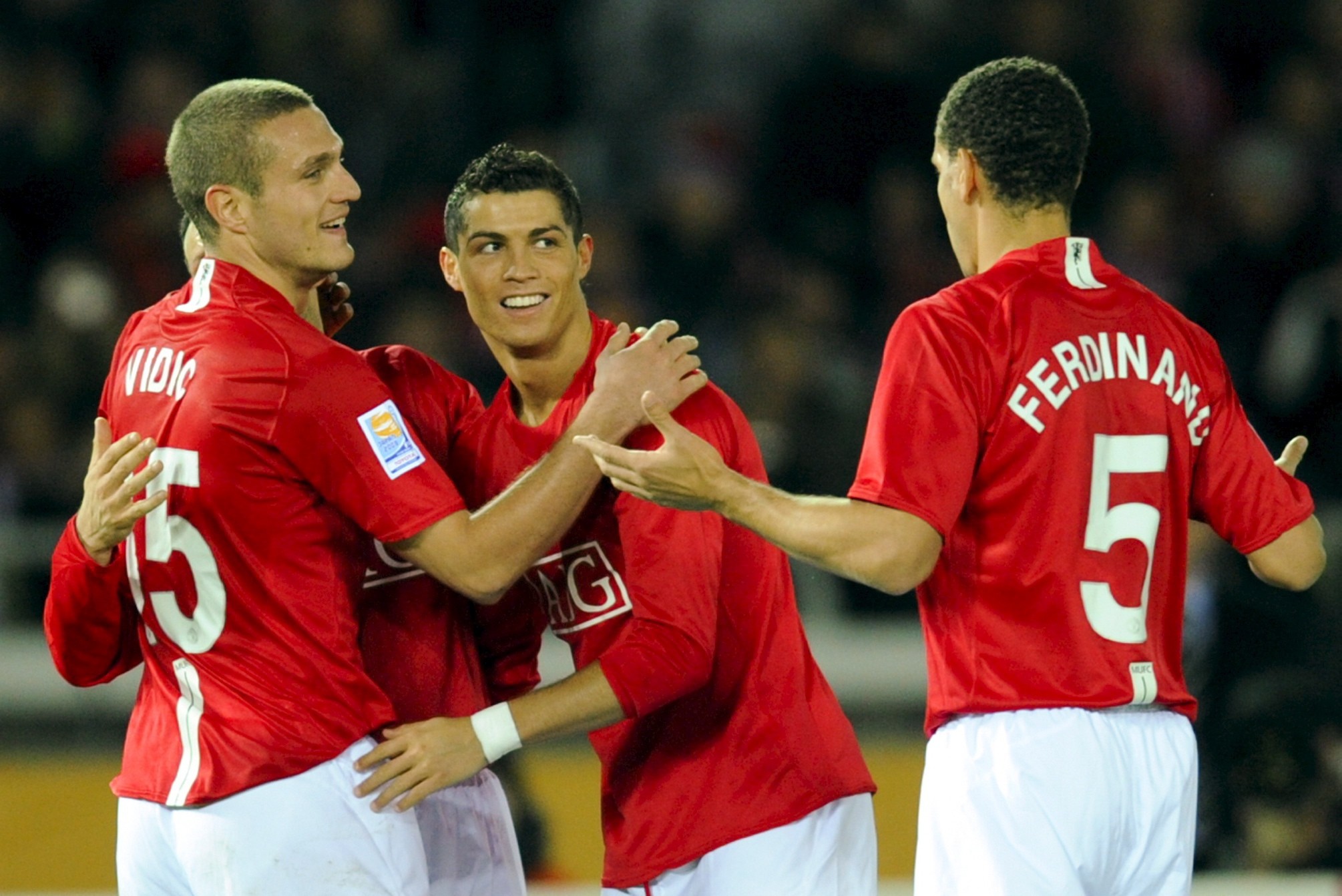Ferdinand và Vidic tạo nên cặp trung vệ huyền thoại. (Ảnh: EPA Images)