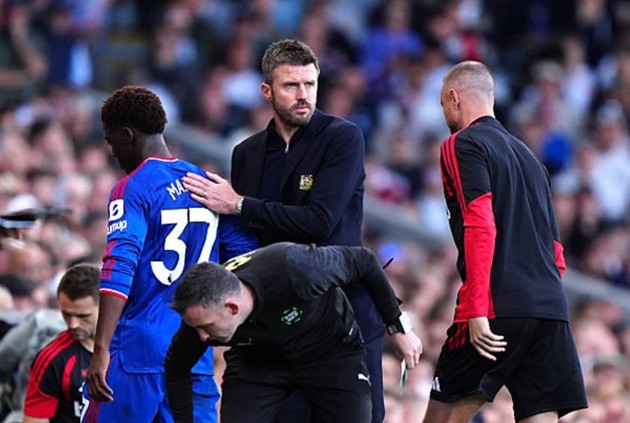 Kobbie Mainoo chấn thương mang đến nỗi lo lớn cho Man United. Ảnh: