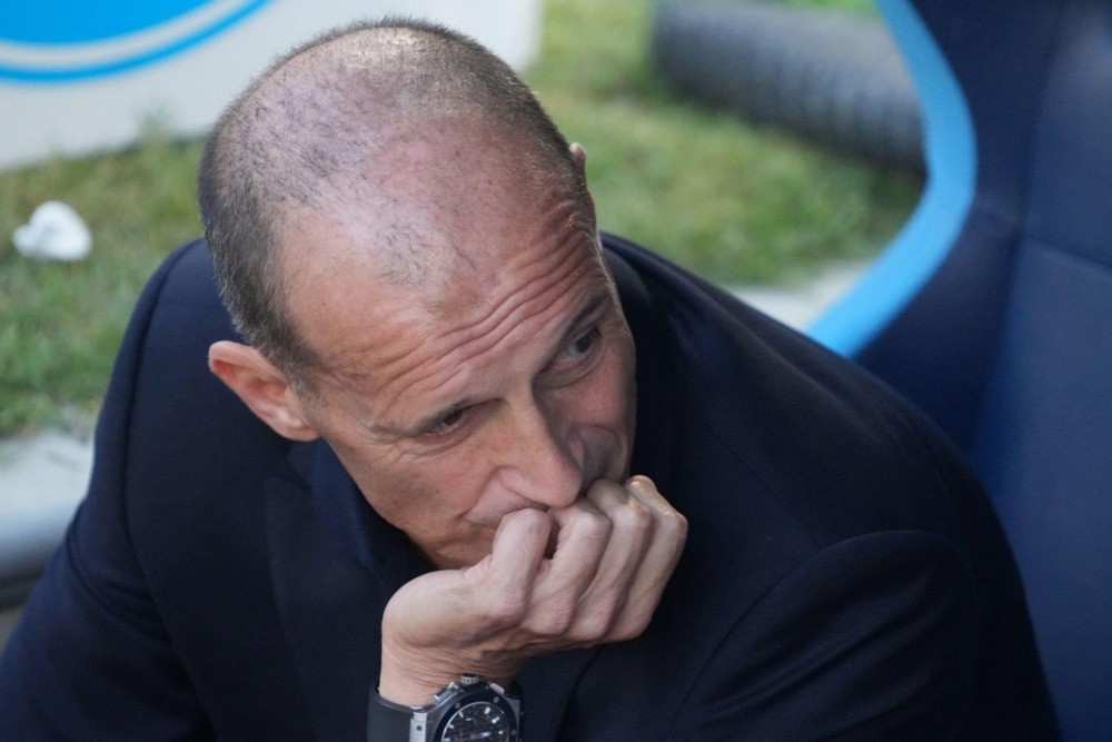 Allegri thất vọng với những gì đang xảy ra ở Napoli. Ảnh: EPA Images.
