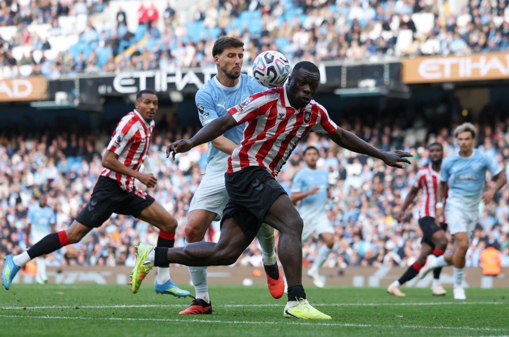 Brobbey chứng tỏ khả năng ghi bàn đáng sợ với cú hattrick trước Man City. Ảnh: EPA Images.