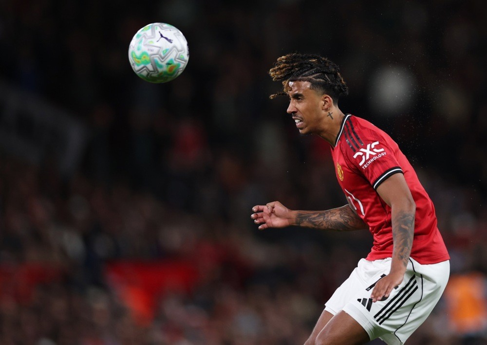 Leny Yoro từng nhận được nhiều kỳ vọng tại Man Utd. Ảnh: EPA/Adam Vaughan.