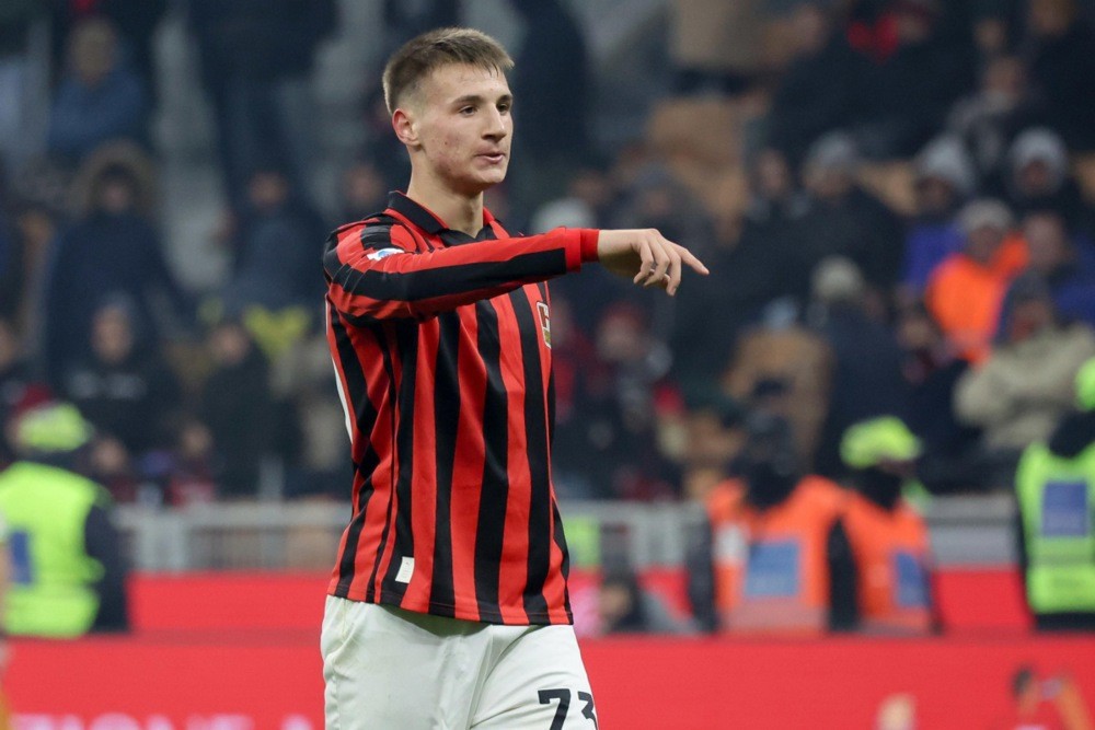 Chelsea đang theo sát tình hình của Francesco Camarda tại AC Milan. Ảnh: EPA Images.