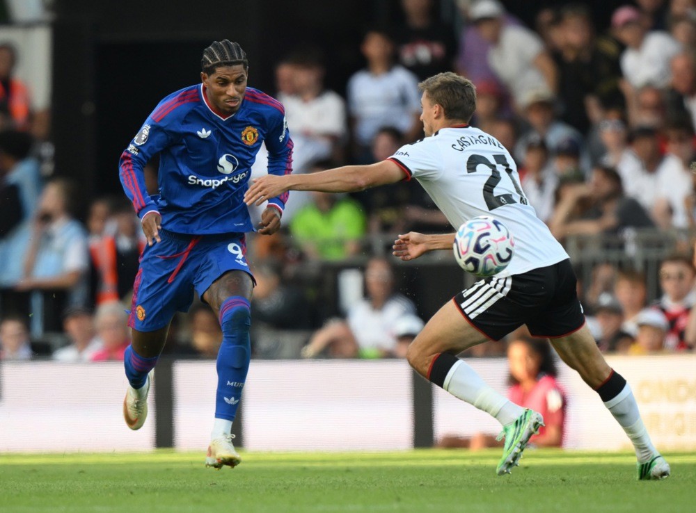 Rashford có trận đấu đáng thất vọng trước Fulham. Ảnh: EPA.