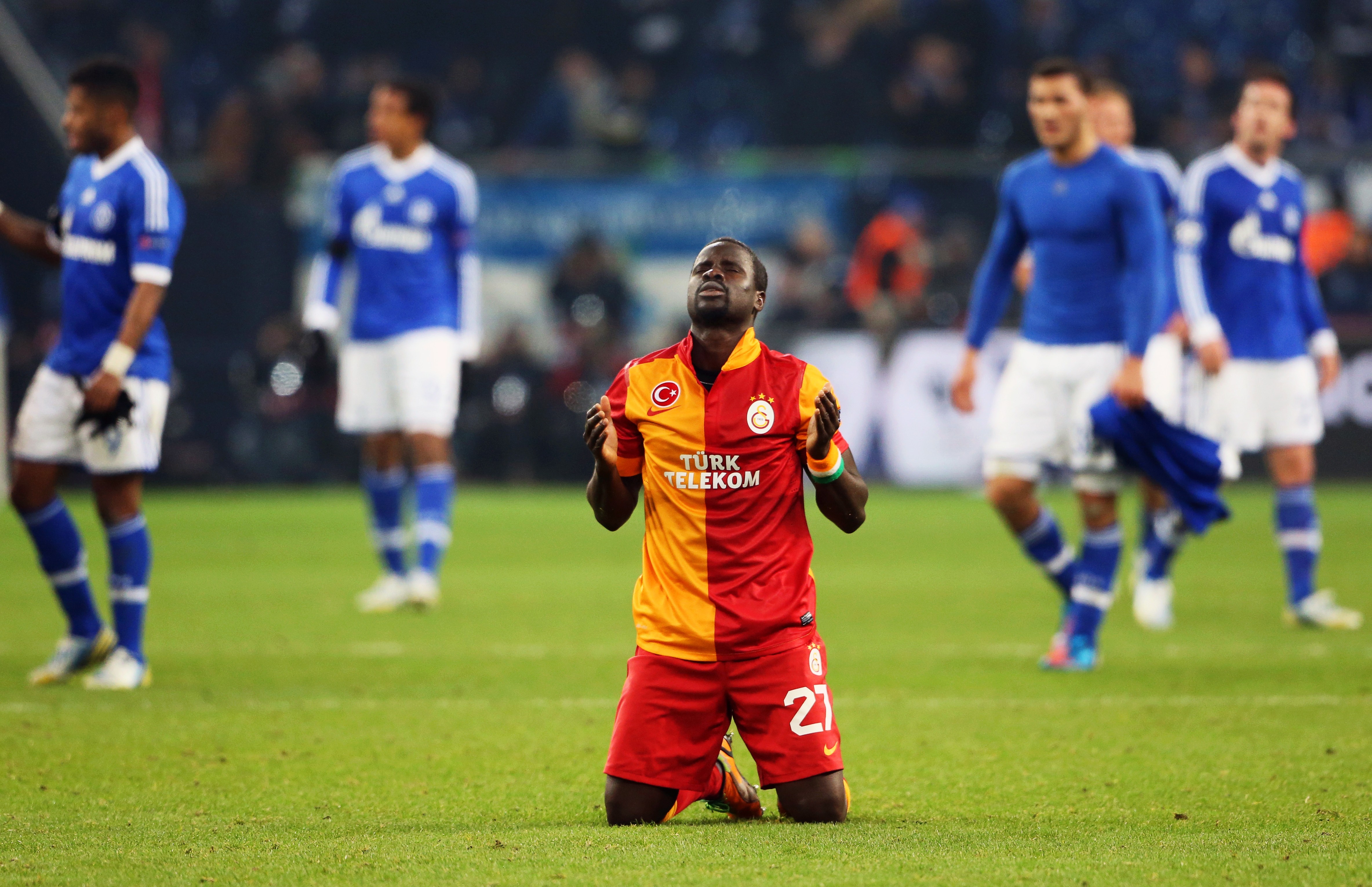 Eboue từng kiếm hàng chục nghìn bảng trước biến cố tài chính. (Ảnh: EPA Images)