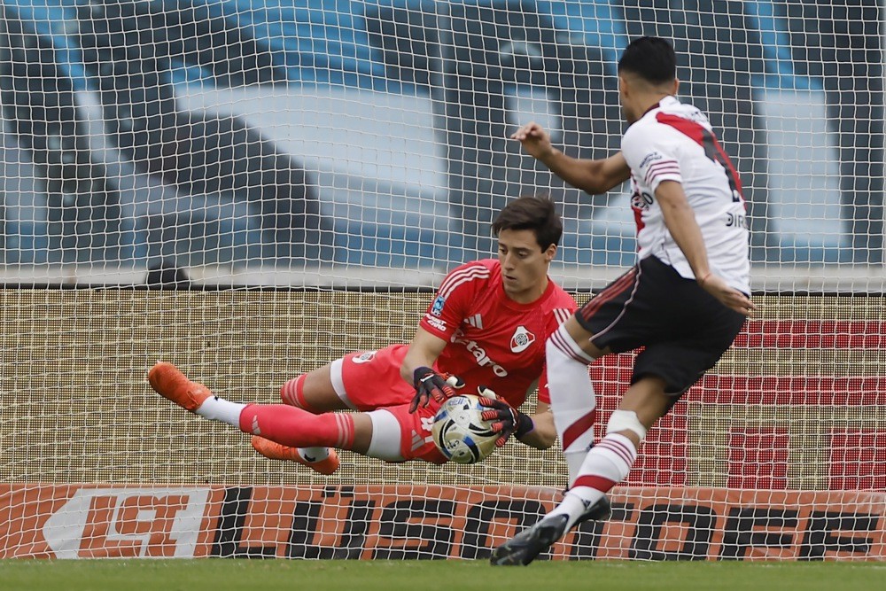 MU theo đuổi thủ môn Santiago Beltran của River Plate. Ảnh: EPA.