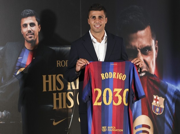 Rodri quyết định chuyển sang Barcelona ở mùa hè năm nay. Ảnh: EPA/QUIQUE GARCIA