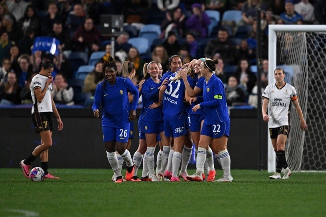Chelsea tạo điều kiện để các cầu thủ của mình thực hiện mong muốn làm mẹ. Ảnh: EPA.