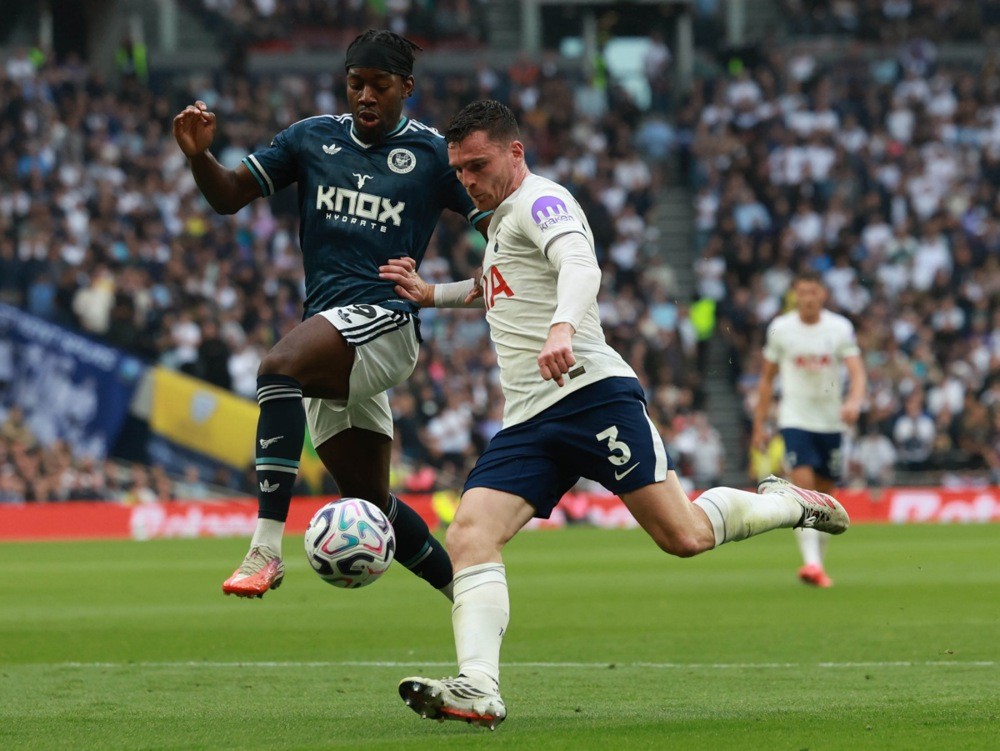 Robertson phân tích về tình hình ở Tottenham. Ảnh: EPA IMAGES. 