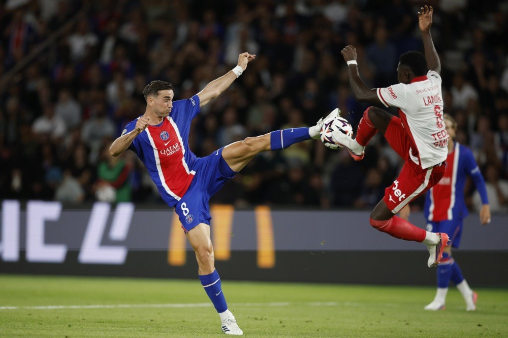  Lamine Camara là thương vụ khả thi với Chelsea vào mùa đông. Ảnh: EPA.