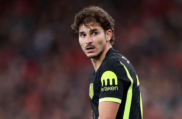 Barcelona được cho là sẽ từ bỏ việc chiêu mộ Julian Alvarez. Ảnh: EPA/ADAM VAUGHAN