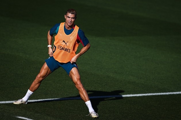 Cristiano Ronaldo vẫn được ưu tiên suất đá chính ở tuyển Bồ Đào Nha. Ảnh: EPA/RODRIGO ANTUNES