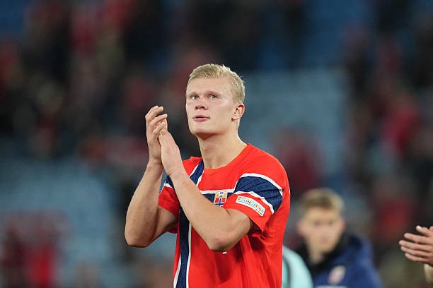 Erling Haaland góp công giúp Na Uy đánh bại Đan Mạch. Ảnh: Ulrik Pedersen/Getty Images