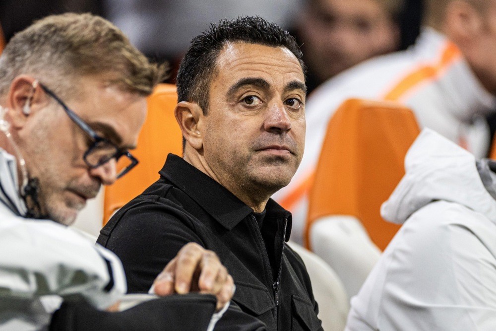Xavi có trận ra mắt tuyển Hà Lan. Ảnh: EPA.