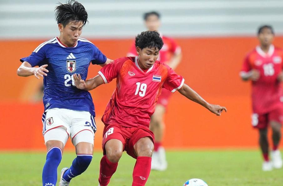 U23 Thái Lan cần lấy phòng ngự làm gốc. Ảnh: Changsuek
