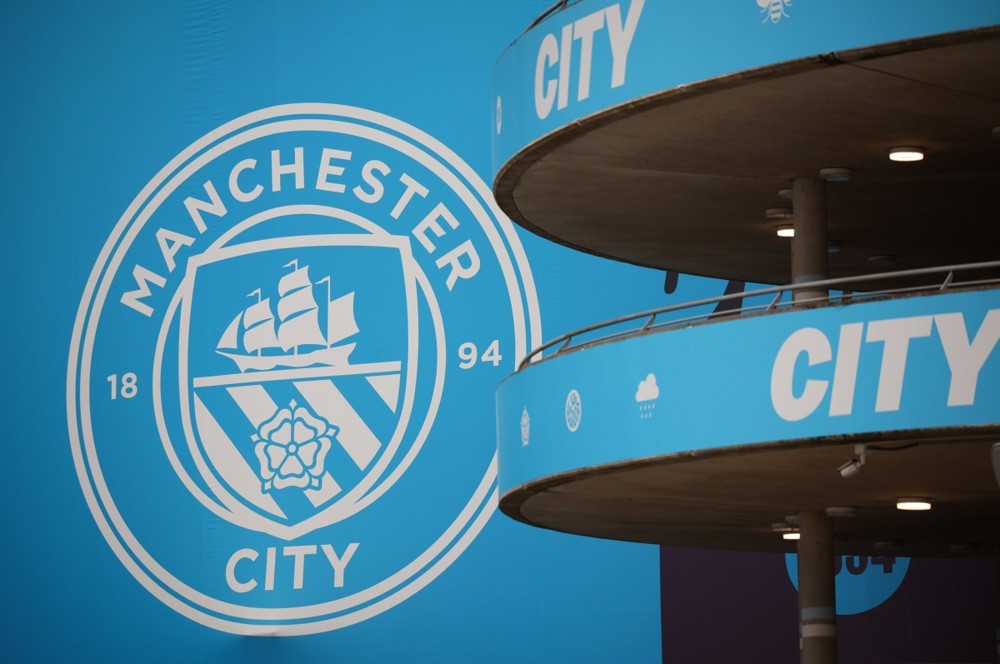Man City đối mặt với các án phạt lịch sử như trừ điểm hoặc đánh rớt hạng nếu bị tuyên có tội. ẢNh: EPA.