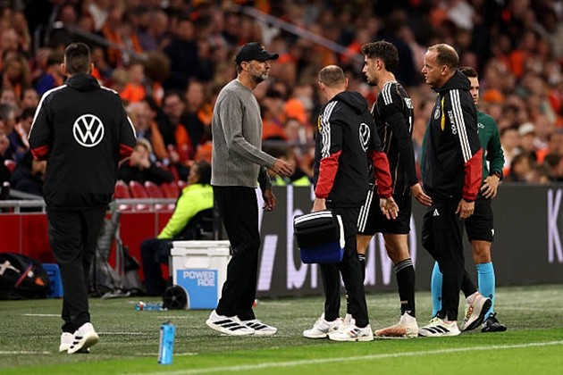 Havertz chấn thương và phải rời sân trong trận đấu với Hà Lan. Ảnh: Lars Baron/Getty Images