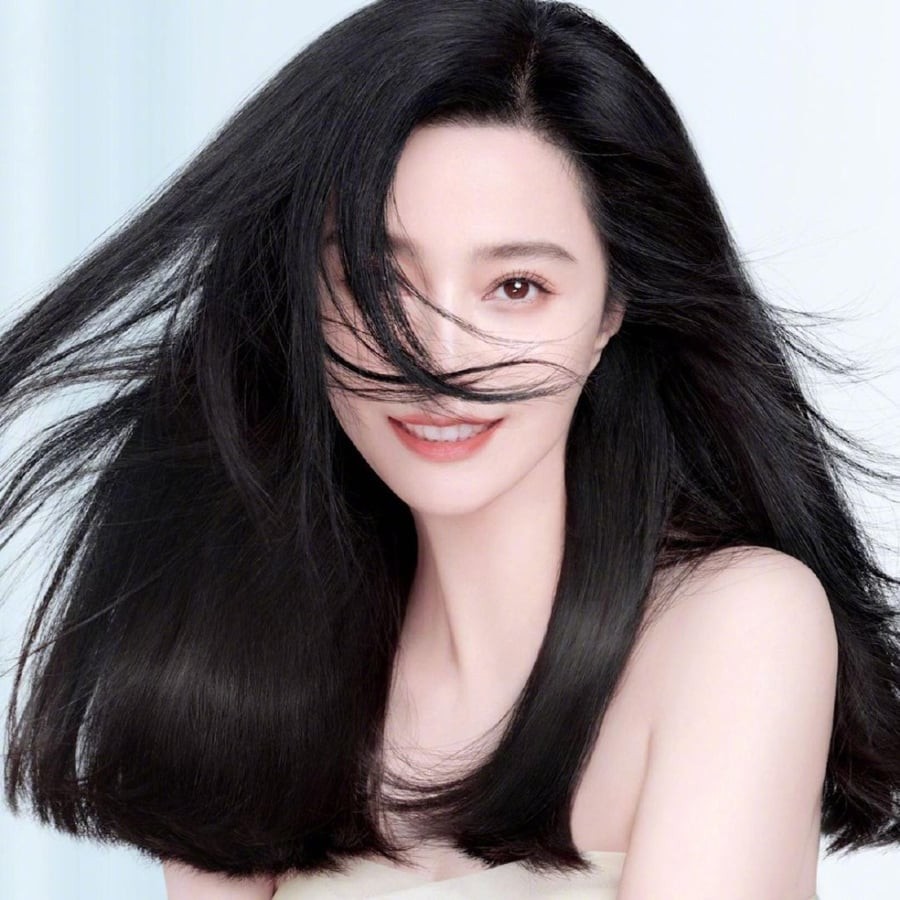 Mái tóc dài, bóng mượt của Phạm Băng Băng là nguồn cảm hứng cho nhiều mẹo chăm sóc và tạo kiểu tóc.