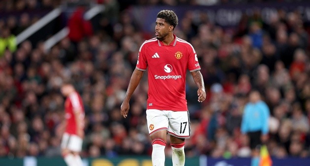 Santos chưa thể chứng minh giá trị ở Man Utd. (Ảnh: EPA Images)
