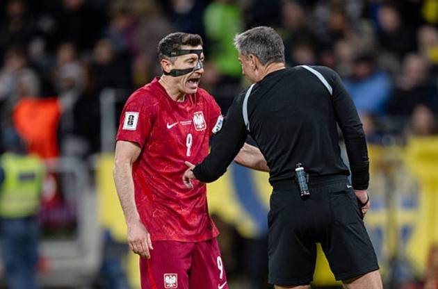 Lewandowski là niềm hy vọng lớn nhất của Ba Lan. Ảnh: