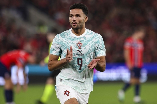 Goncalo Ramos (7/10): Tỏa sáng đúng lúc với bàn thắng ấn định tỷ số 2-1 chỉ 3 phút sau khi đội nhà bị gỡ hòa, tận dụng cơ hội cực tốt.