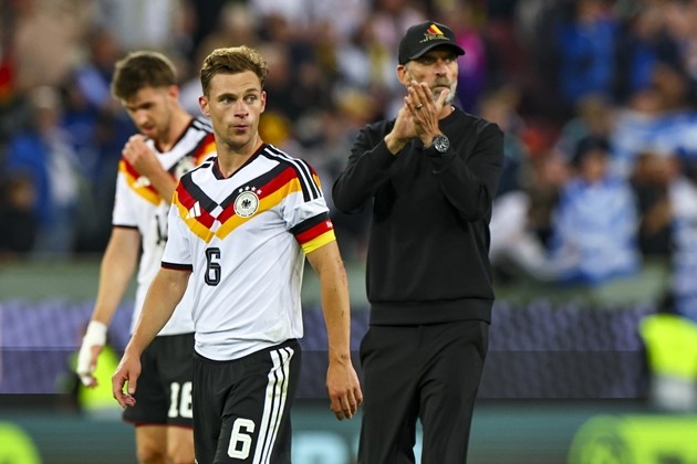 Joshua Kimmich không hài lòng về bản thân sau trận thua của tuyển Đức. Ảnh: EPA/ANNA SZILAGYI