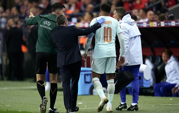 Mbappe chấn thương là cơn đau đầu cho Real. (Ảnh: EPA Images)
