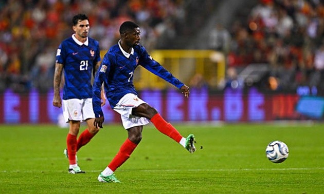 Ousmane Dembele - 6/10: Vào sân thay Lepaul ở phút 68, dùng tốc độ khoét sâu vào hàng thủ đã mệt mỏi của Bỉ. Dù không trực tiếp ghi bàn, sự cơ động của anh buộc đối phương phải lùi sâu phòng ngự, gián tiếp mở ra khoảng trống để Olise lập công. (Ảnh: Baptiste Fernandez/Getty Images)