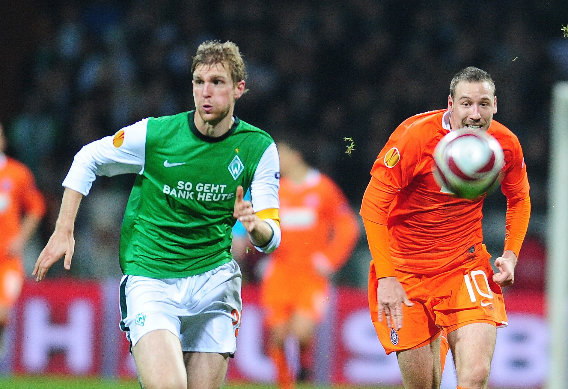 Sự điềm tĩnh tạo dựng uy tín cho Mertesacker tại Bremen. (Ảnh: EPA Images)