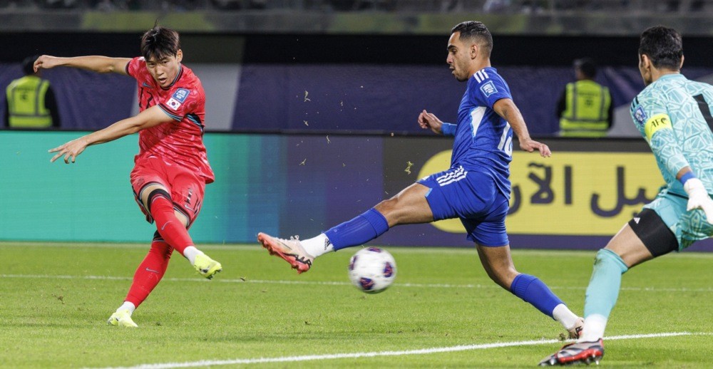Bae Jun-ho từng tạo dấu ấn ở World Cup trẻ. Ảnh: EPA.