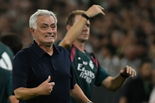 Jose Mourinho đã chọn trở lại để hỗ trở Real Madrid. Ảnh: EPA