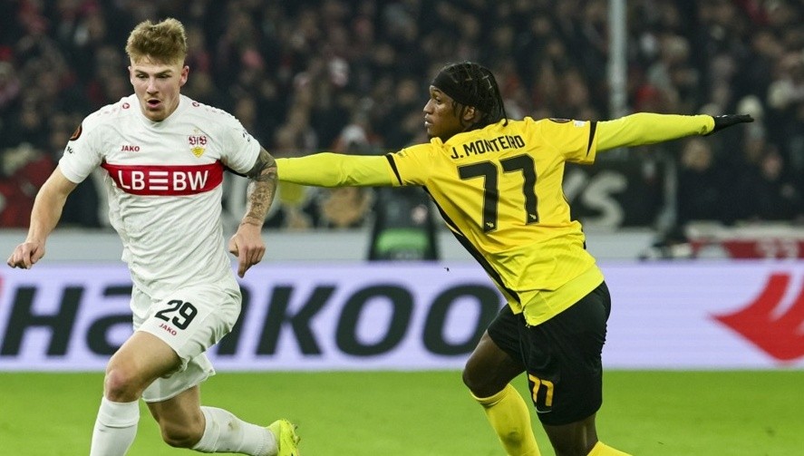 Finn Jeltsch (áo trắng) thu hút sự quan tâm của Arsenal, Real. Ảnh: EPA.